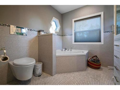 1709 Pratridge Drive, Rural Camrose County, AB - Indoor Photo Showing Bathroom