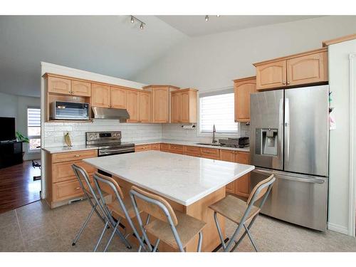 106 Lord Close, Red Deer, AB - Indoor Photo Showing Kitchen With Stainless Steel Kitchen