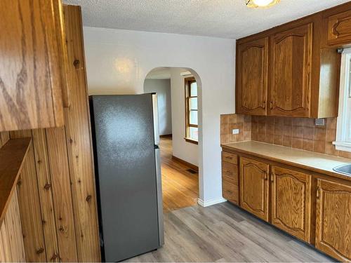 4101 35 Street, Red Deer, AB - Indoor Photo Showing Kitchen