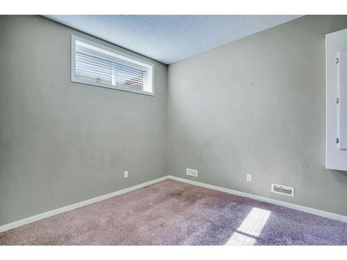 1073 New Brighton Grove Se, Calgary, AB - Indoor Photo Showing Other Room