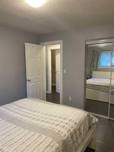 1-6-5804 58A Street, Red Deer, AB - Indoor Photo Showing Bedroom