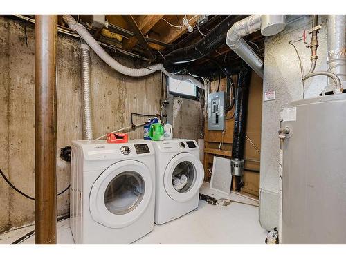 19 Malcolm Crescent, Red Deer, AB - Indoor Photo Showing Laundry Room