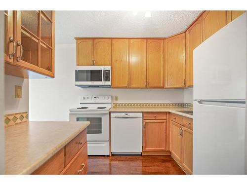 78-31 Alford Avenue, Red Deer, AB - Indoor Photo Showing Kitchen