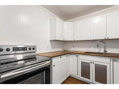 214-10139 117 Street Nw, Edmonton, AB - Indoor Photo Showing Kitchen