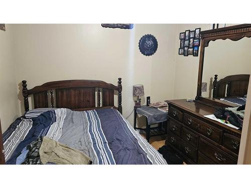 4306 49 Avenue, Castor, AB - Indoor Photo Showing Bedroom