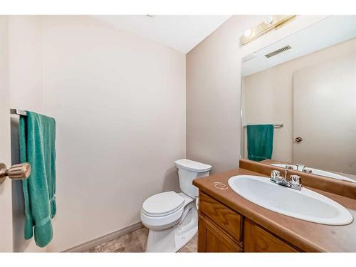 264 Cornett Drive, Red Deer, AB - Indoor Photo Showing Bathroom