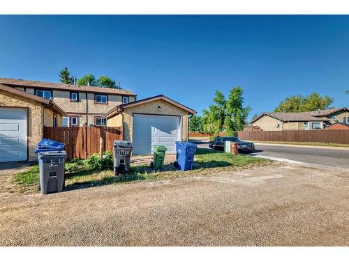 264 Cornett Drive, Red Deer, AB - Outdoor