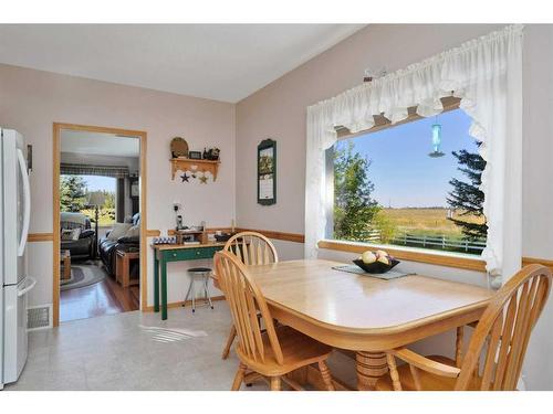 32570 Range Road 51, Rural Mountain View County, AB - Indoor Photo Showing Dining Room