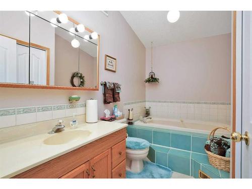 32570 Range Road 51, Rural Mountain View County, AB - Indoor Photo Showing Bathroom