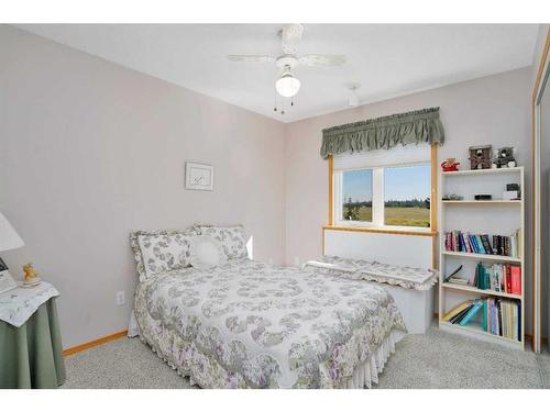 32570 Range Road 51, Rural Mountain View County, AB - Indoor Photo Showing Bedroom