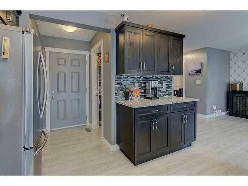 4825 Aspen Lakes Boulevard, Blackfalds, AB - Indoor Photo Showing Kitchen