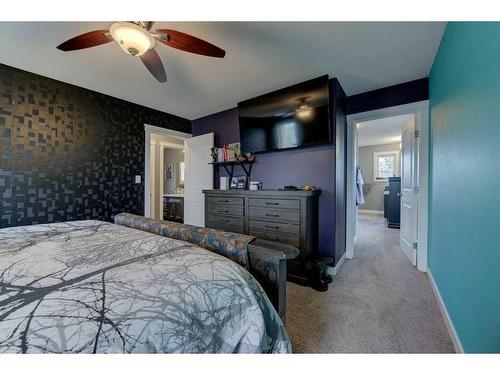 4825 Aspen Lakes Boulevard, Blackfalds, AB - Indoor Photo Showing Bedroom