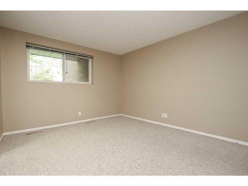 7-80 Piper Drive, Red Deer, AB - Indoor Photo Showing Other Room