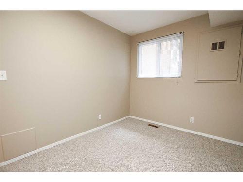 7-80 Piper Drive, Red Deer, AB - Indoor Photo Showing Other Room