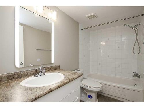 7-80 Piper Drive, Red Deer, AB - Indoor Photo Showing Bathroom