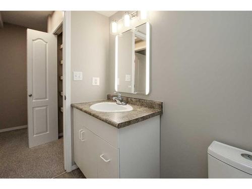 7-80 Piper Drive, Red Deer, AB - Indoor Photo Showing Bathroom