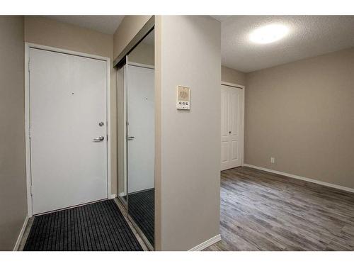 7-80 Piper Drive, Red Deer, AB - Indoor Photo Showing Other Room