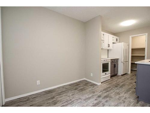 7-80 Piper Drive, Red Deer, AB - Indoor Photo Showing Other Room