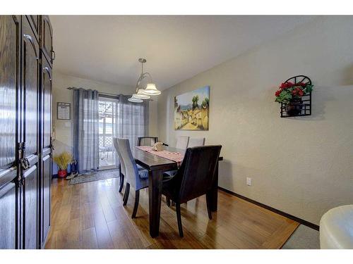 72 Norton Avenue, Red Deer, AB - Indoor Photo Showing Dining Room