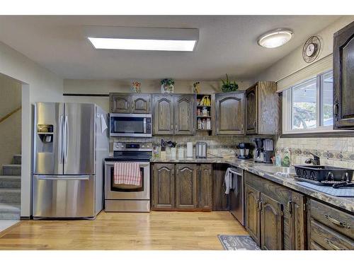 72 Norton Avenue, Red Deer, AB - Indoor Photo Showing Kitchen With Stainless Steel Kitchen