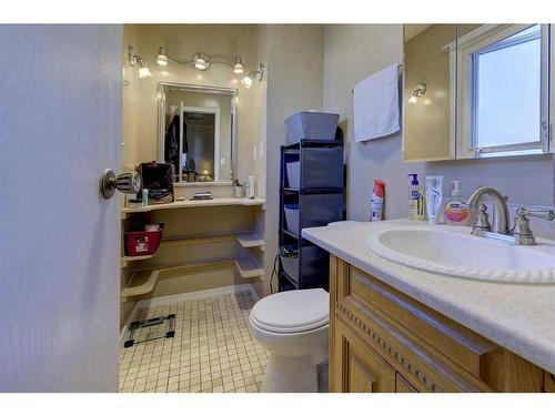 72 Norton Avenue, Red Deer, AB - Indoor Photo Showing Bathroom