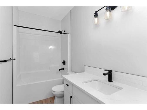 50 Larose Crescent, Red Deer, AB - Indoor Photo Showing Bathroom