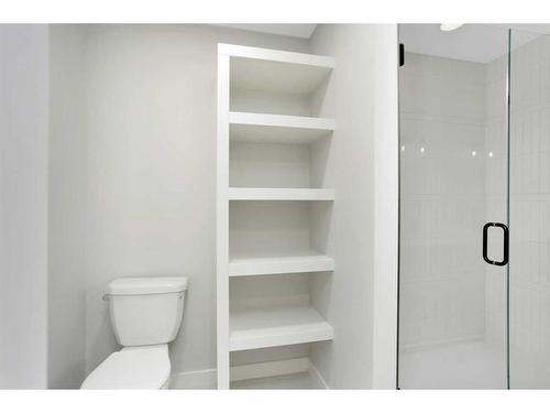 50 Larose Crescent, Red Deer, AB - Indoor Photo Showing Bathroom