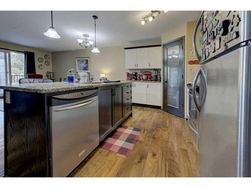 101-3505 51 Avenue, Red Deer, AB - Indoor Photo Showing Kitchen