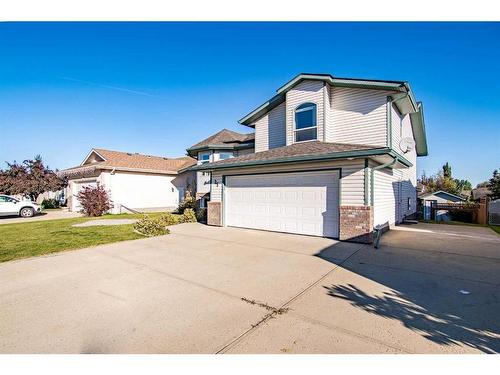 25 Regent Close, Lacombe, AB - Outdoor