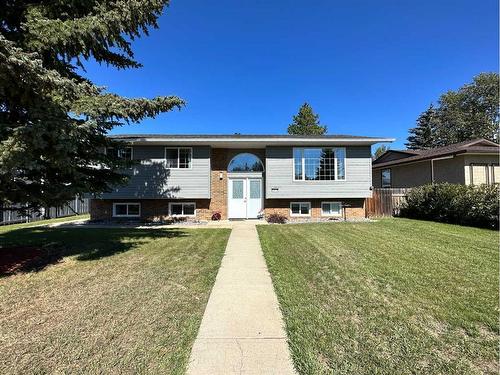 5916 42 Avenue, Stettler, AB - Outdoor With Facade