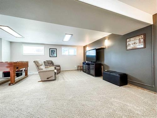 5916 42 Avenue, Stettler, AB - Indoor