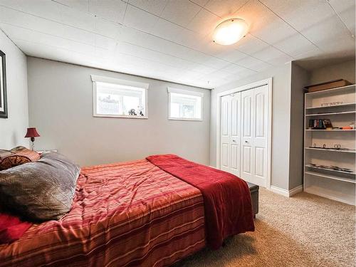 5916 42 Avenue, Stettler, AB - Indoor Photo Showing Bedroom