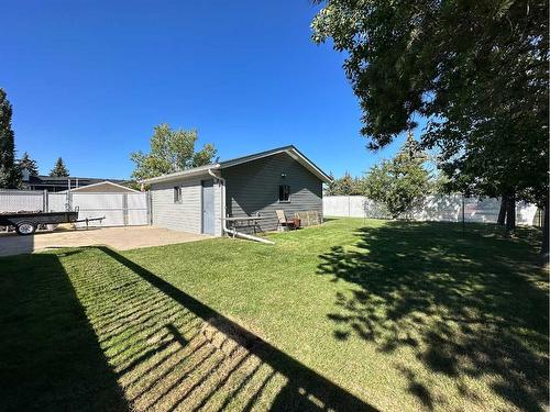 5916 42 Avenue, Stettler, AB - Outdoor