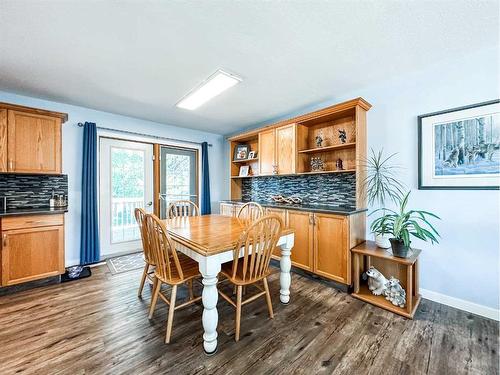 5916 42 Avenue, Stettler, AB - Indoor Photo Showing Dining Room