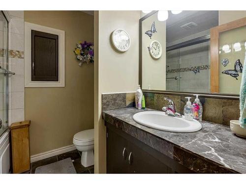 6230 61 Avenue, Red Deer, AB - Indoor Photo Showing Bathroom