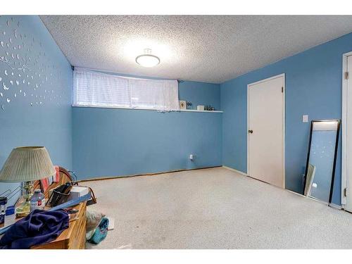 6230 61 Avenue, Red Deer, AB - Indoor Photo Showing Other Room