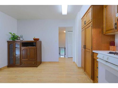 29 Grand Park Crescent, Camrose, AB - Indoor Photo Showing Kitchen