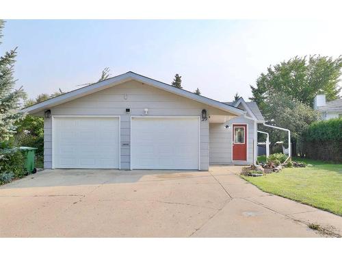 29 Grand Park Crescent, Camrose, AB - Outdoor