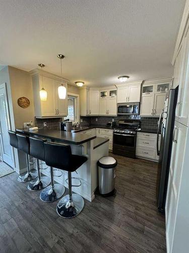 413 10B Street, Nobleford, AB - Indoor Photo Showing Kitchen