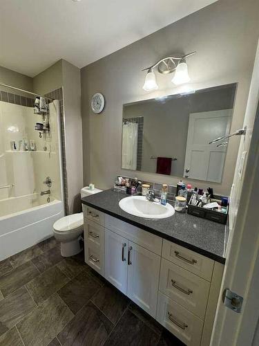 413 10B Street, Nobleford, AB - Indoor Photo Showing Bathroom