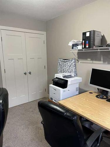 413 10B Street, Nobleford, AB - Indoor Photo Showing Office