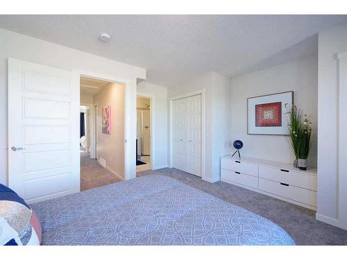 703-135 Mahogany Parade Se, Calgary, AB - Indoor Photo Showing Bedroom