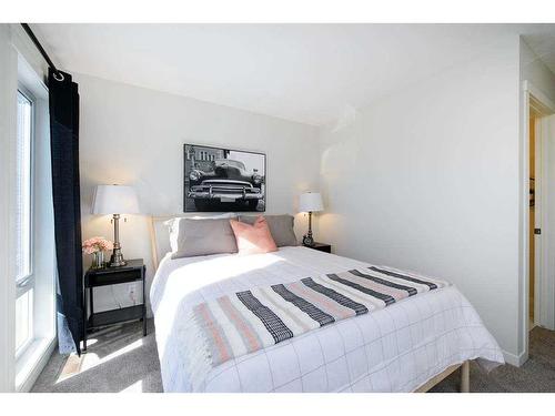 703-135 Mahogany Parade Se, Calgary, AB - Indoor Photo Showing Bedroom