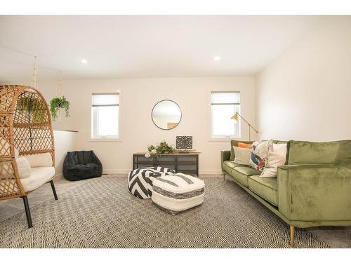 140 Emerald Drive, Red Deer, AB - Indoor Photo Showing Living Room