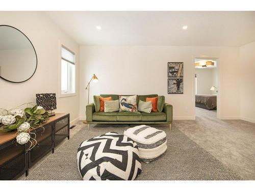 140 Emerald Drive, Red Deer, AB - Indoor Photo Showing Living Room