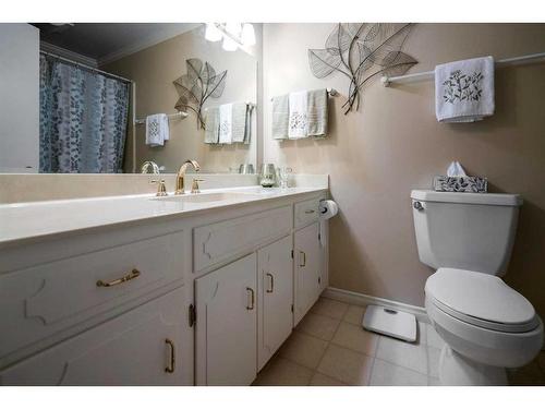 4211 59 Street Close, Camrose, AB - Indoor Photo Showing Bathroom