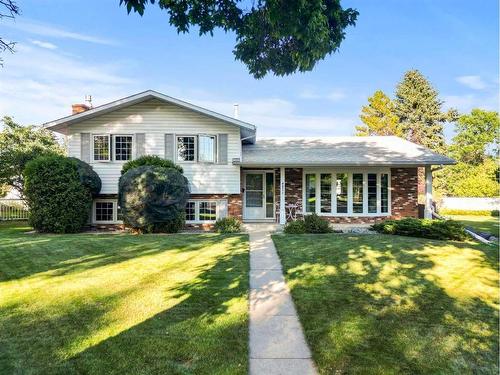 4211 59 Street Close, Camrose, AB - Outdoor With Facade