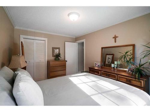 4211 59 Street Close, Camrose, AB - Indoor Photo Showing Bedroom