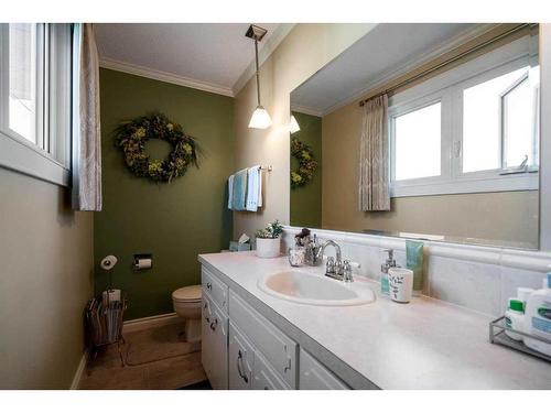 4211 59 Street Close, Camrose, AB - Indoor Photo Showing Bathroom