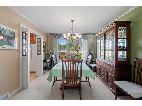 4211 59 Street Close, Camrose, AB - Indoor Photo Showing Dining Room